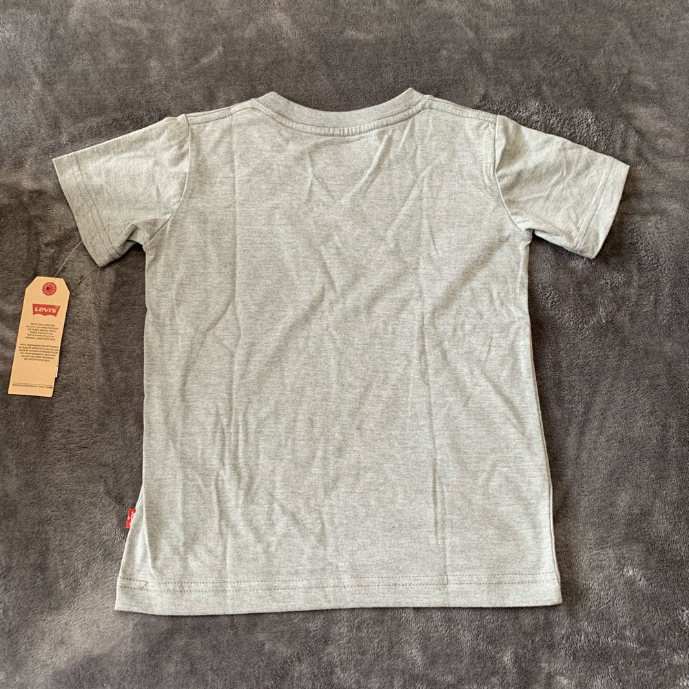 Levi’s Tee - Picture 2 of 3